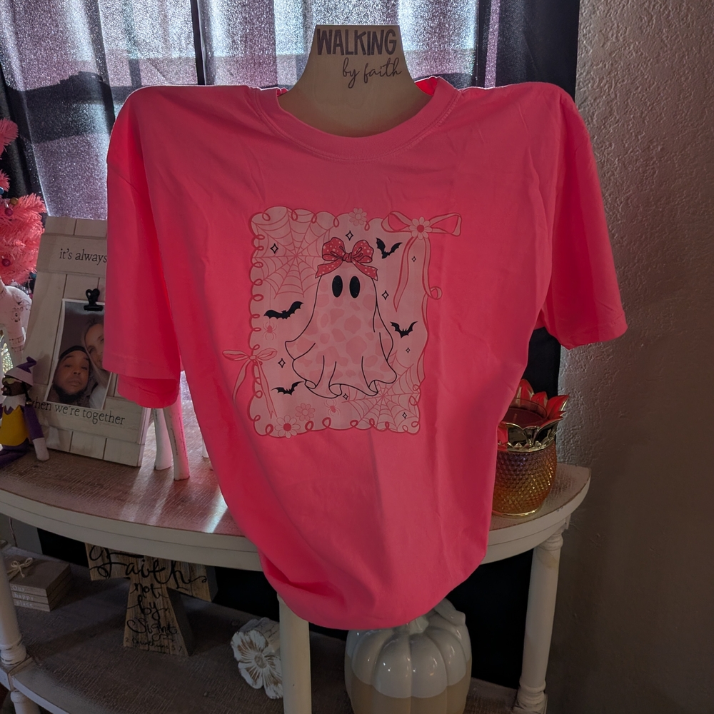 Comfort Colors Pink Ghost Tee - Short Sleeve